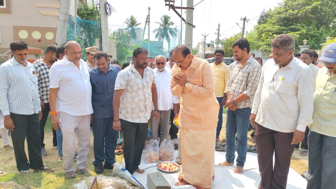 The Desk … Mandavalli :  సీసీ రోడ్ల నిర్మాణ పనులకు MLA డా. కామినేని శ్రీనివాస్  భూమిపూజ