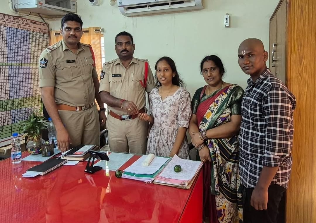 The Desk … Dwarakathirumala : చిన వెంకన్న ఆలయంలో గోల్డ్ బ్రాస్లెట్ మిస్సింగ్