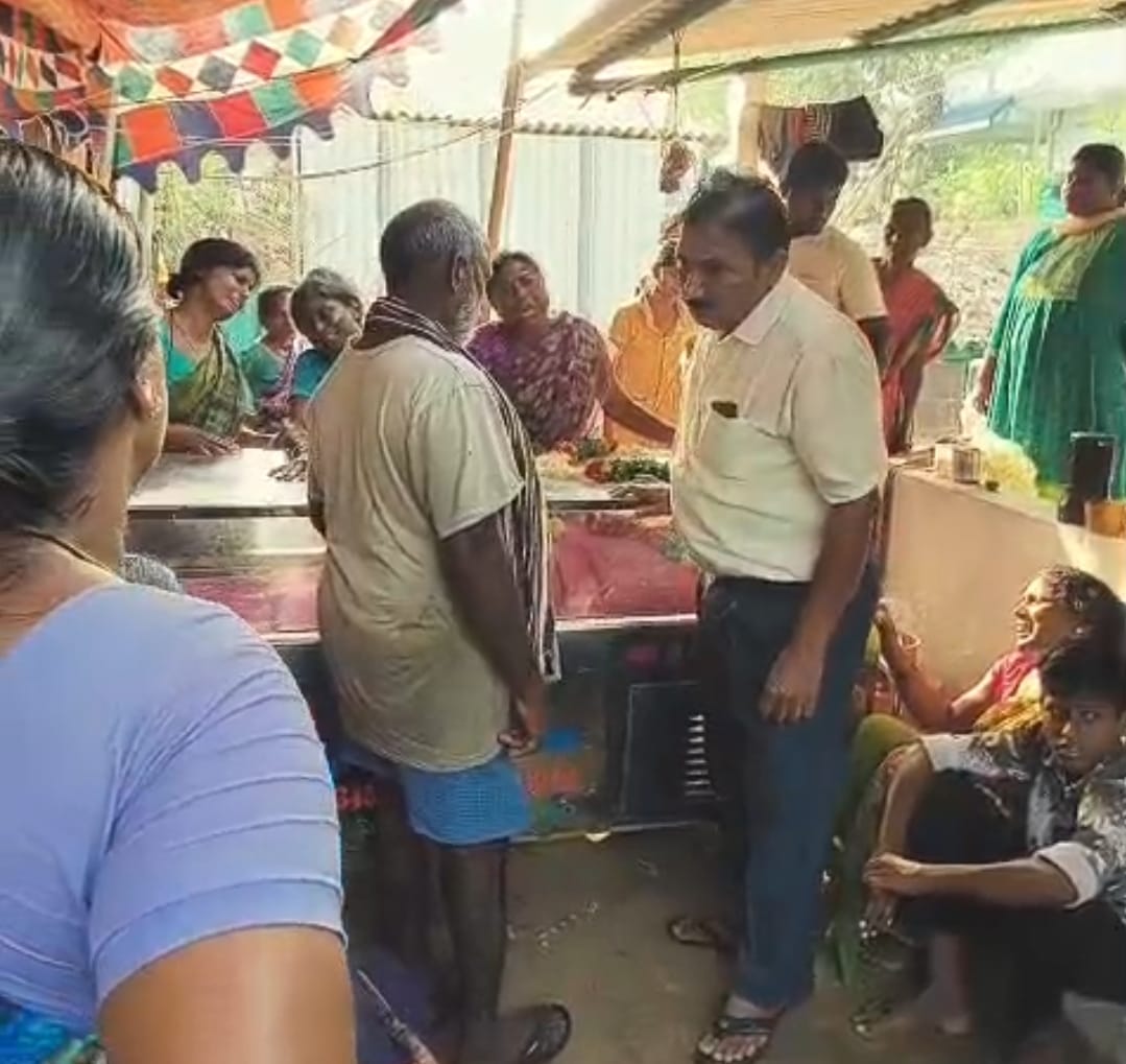 The Desk… Mudinepalli  : మృతుని కుటుంబ సభ్యులకు రూ.5వేలు సహాయం చేసిన డాక్టర్ మనోజ్