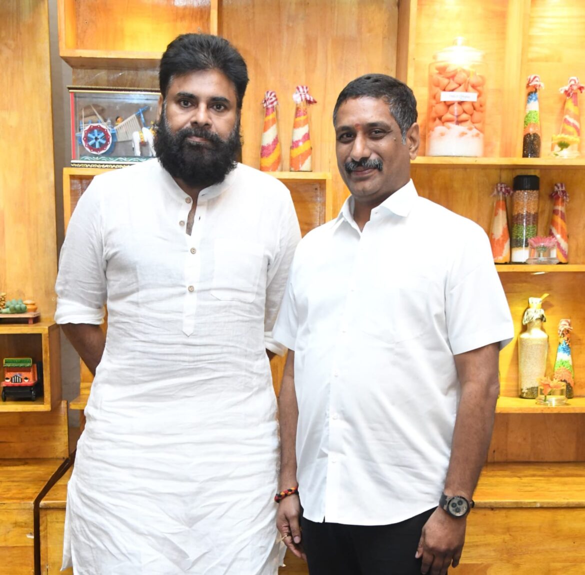 The Desk … Vijayawada : JSP లెజిస్లేటివ్ పార్టీ సమావేశంలో పాల్గొన్న MLA ధర్మరాజు