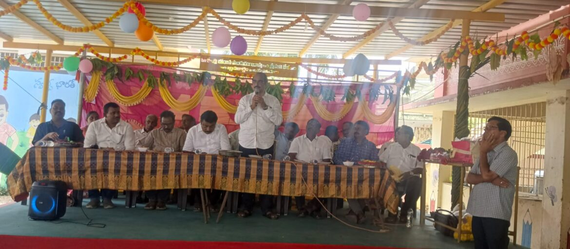 The Desk … Kaikaluru : పాఠశాల అభివృద్ధికి దాతల సహకారం అభినందనీయం : ఎంపీపీ అడవి కృష్ణ