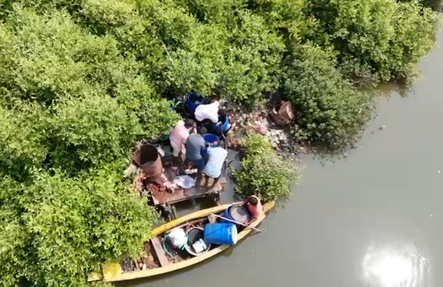 The Desk …Kruttivennu :   నాటుసారా తయారీకి పాల్పడినా, రవాణా చేసినా కఠిన చర్యలు తప్పవు : జిల్లా ఎస్పీ వి. విద్యాసాగర్ నాయుడు హెచ్చరిక