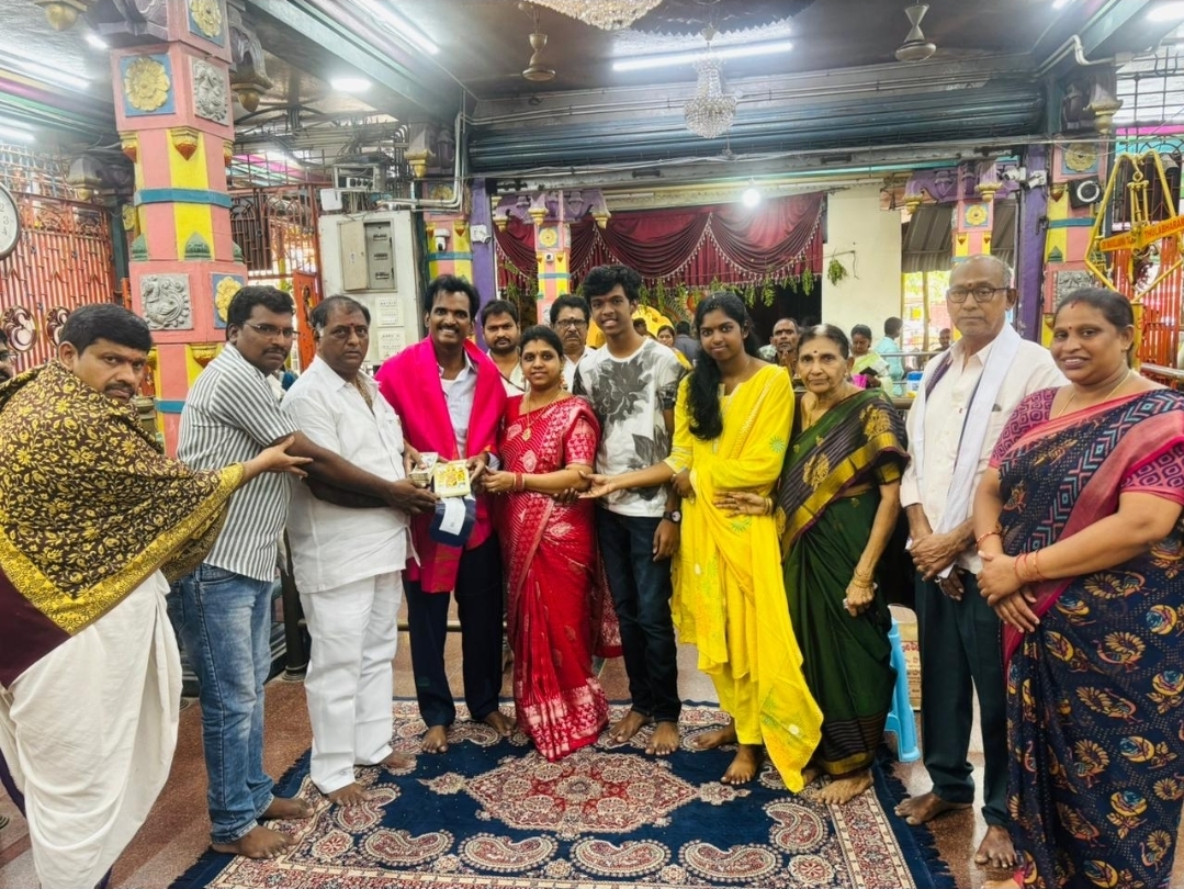 The Desk … Bhimavaram : నిత్యాన్నదానానికి రాచమడుగుల దంపతుల విరాళం