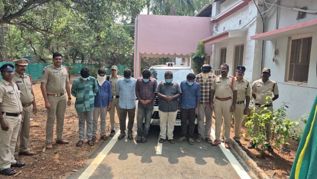 The Desk… Dwarakathirumala : ద్వారకాతిరుమల దేవస్థానంలో నకిలీ టిక్కెట్ల స్కామ్..!!