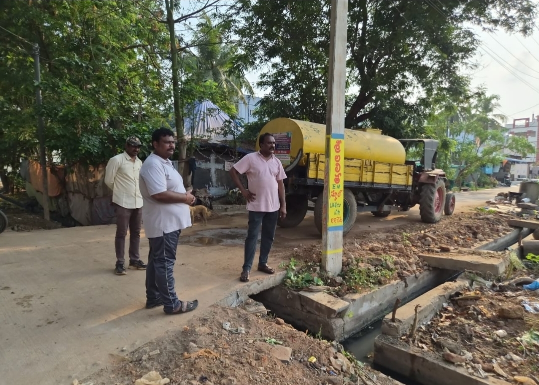 The Desk … Tadepalligudem : తాడేపల్లిగూడెం 28, 32వ వార్డుల్లో మున్సిపల్ కమిషనర్ విస్తృత తనిఖీలు