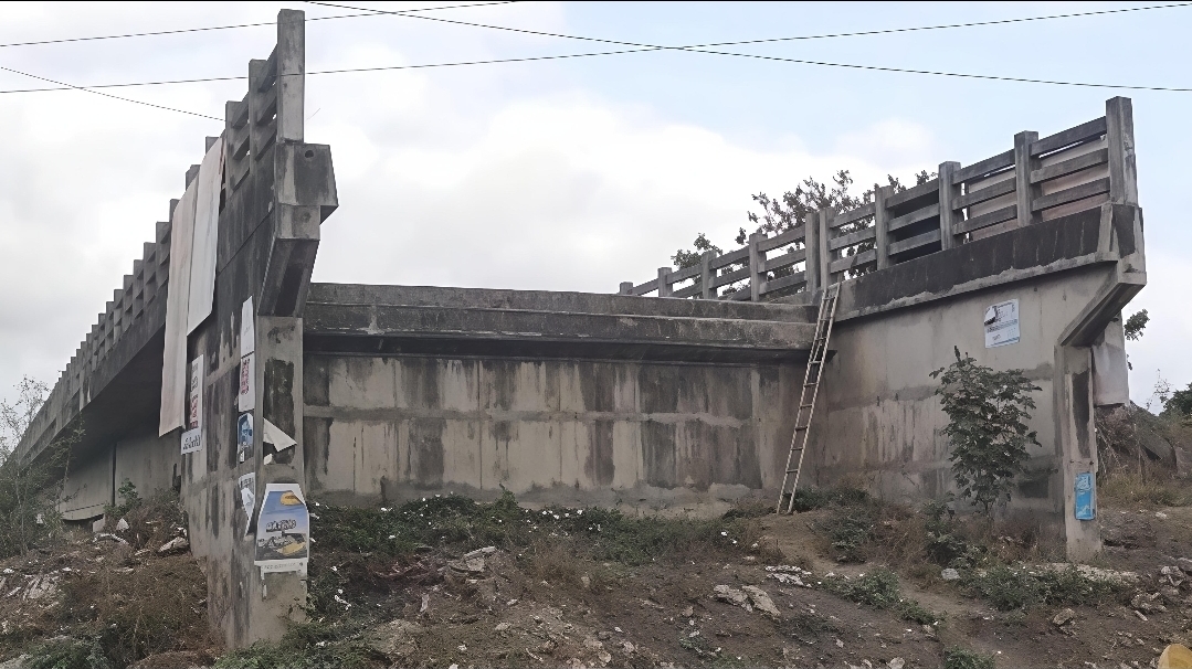 The Desk … Bhimavaram : గ్రంధి హయాం ప్రణాళికలు… అమలులో ఆలస్యంపై విమర్శలు