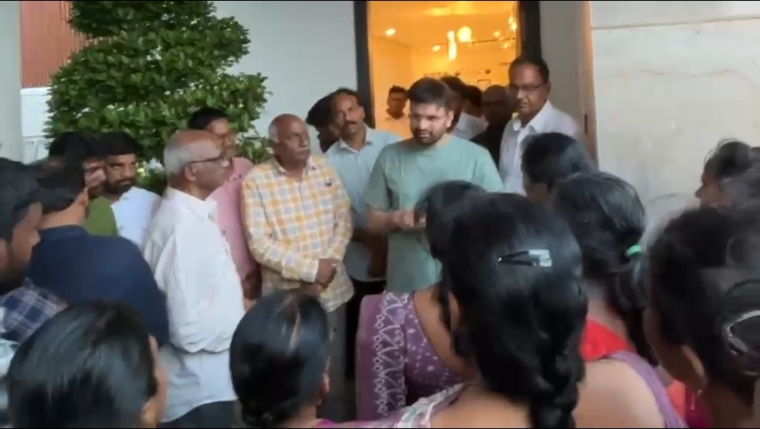 The desk … Eluru : ‎ఇళ్లకు నష్టం లేకుండా ఆర్వోబీ➖‎‎ఎంపీ పుట్టా