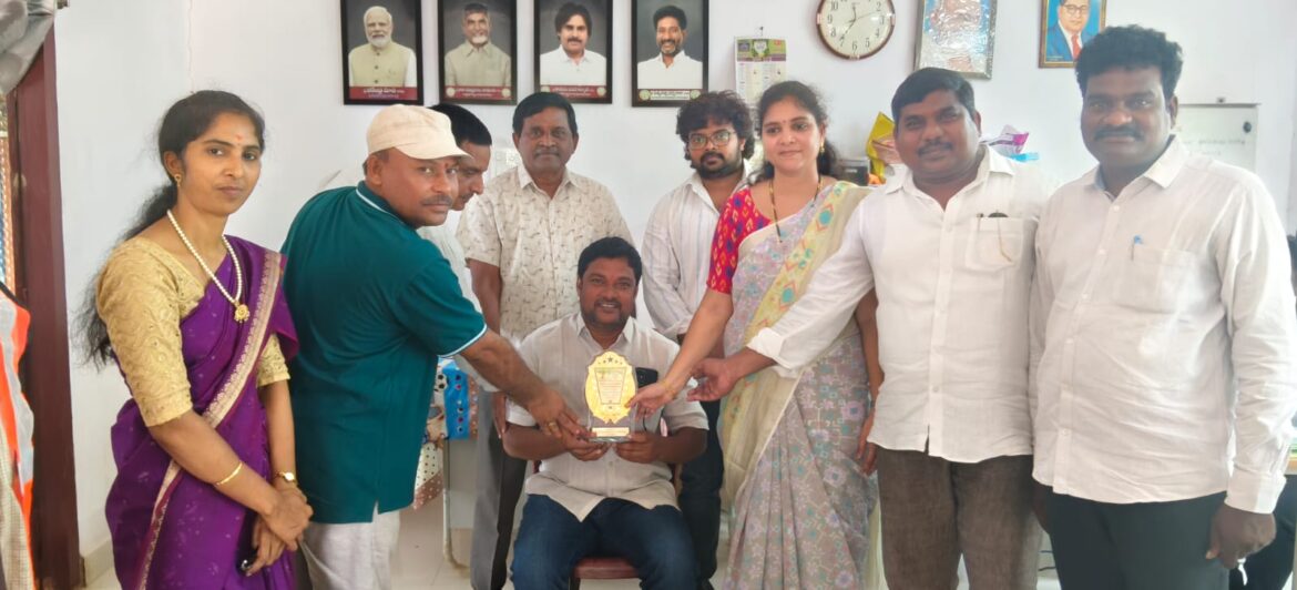 The Desk … Vunguturu : ఘనంగా పంచాయతీరాజ్ దినోత్సవం…నారాయణపురం గ్రామపంచాయతీ కార్యాలయం నందు