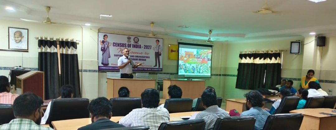 The Desk … Bhimavaram : జిల్లాలోని అన్న క్యాంటీన్ అడ్వైజర్ కమిటీ సభ్యులతో సమీక్ష సమావేశం➖ వంసిధర్ (అన్న క్యాంటీన్ సీఈఓ)
