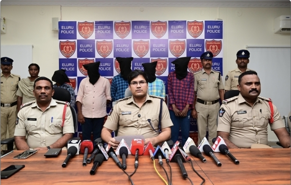 The Desk …Aagiripalli : అక్రమ సంబంధానికి అడ్డుగా మారిన భర్తను సుపారీ ఇచ్చి హత్య చేయించిన భార్య… ఐదుగురు అరెస్ట్