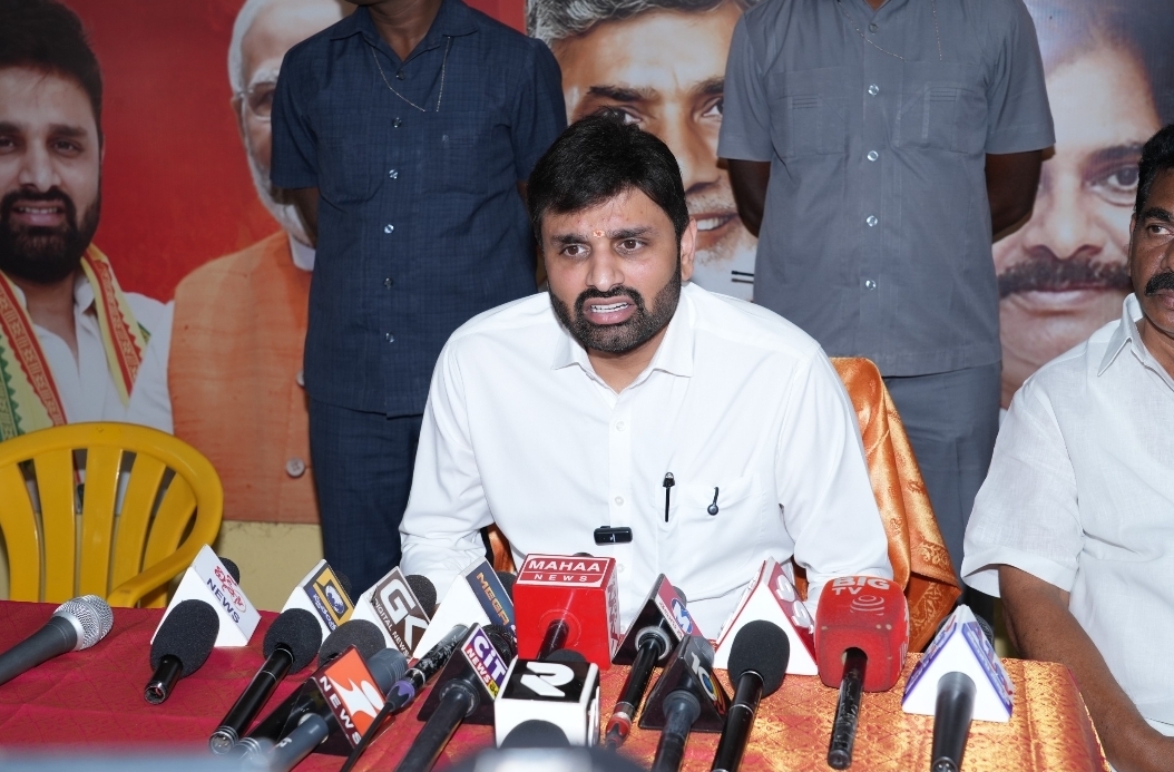 The Desk … Eluru : ‎‎పరిశ్రమల స్థాపనకు భూముల కొరత➖ఎంపీ పుట్టా మహేష్‎