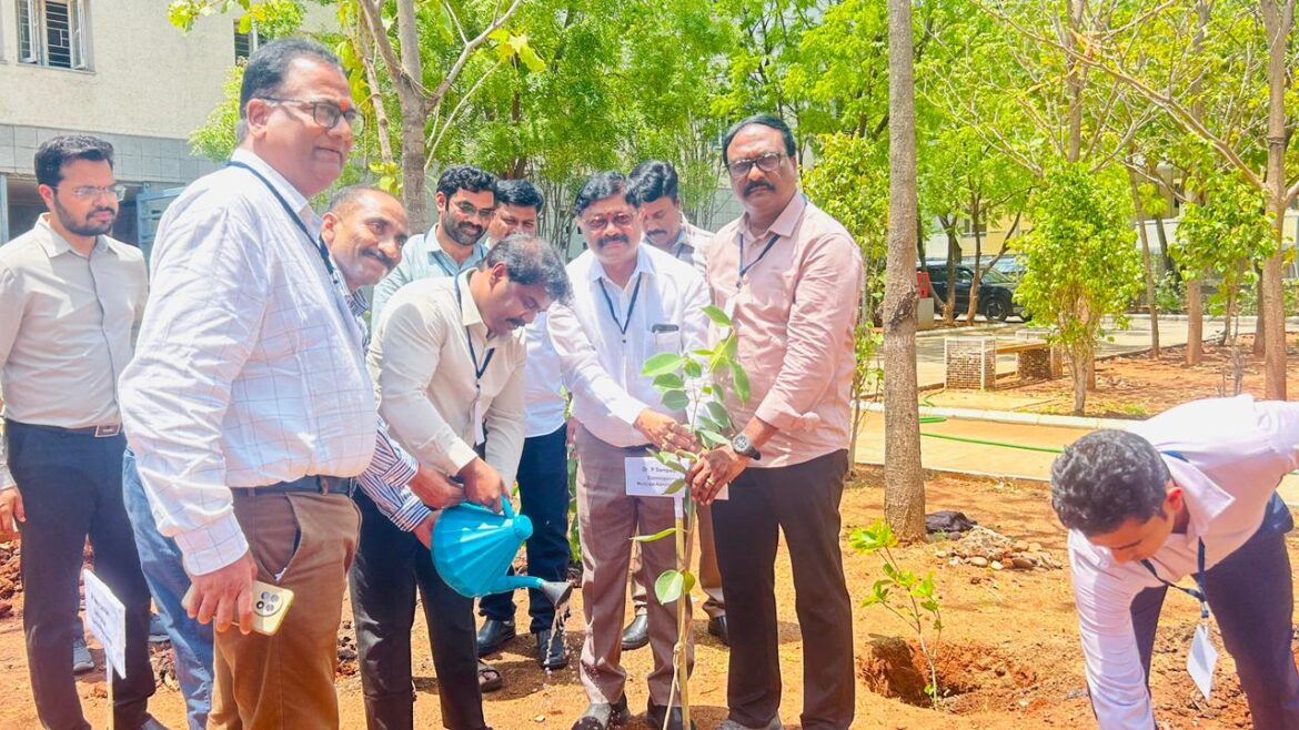 The Desk … Tadepalligudem : ప్రపంచ పర్యావరణ దినోత్సవం…కమిషనర్ ఆధ్వర్యంలో… “ఆపరేషన్ క్లీన్ స్వీప్” & మొక్కలు నాటే కార్యక్రమం