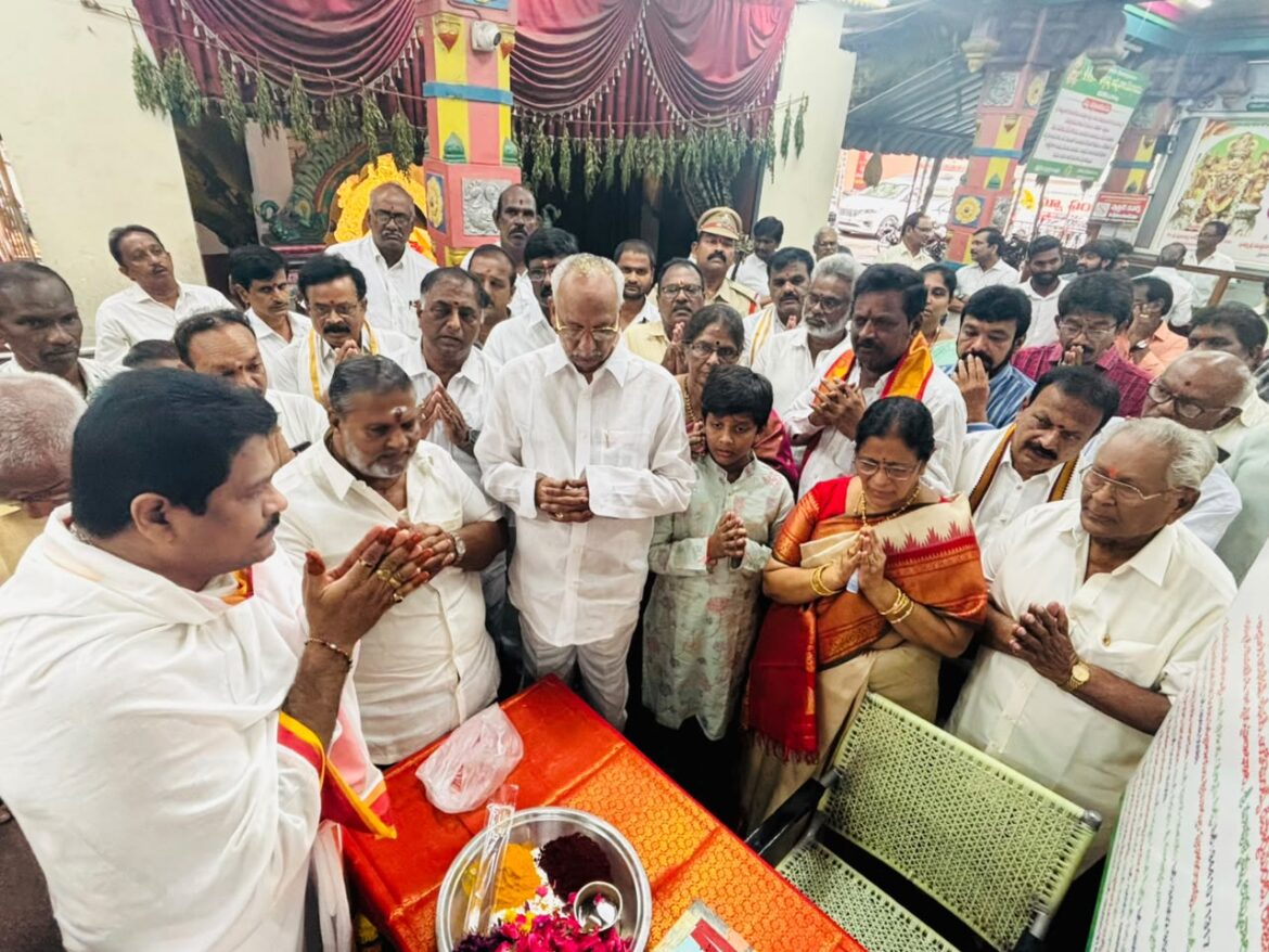 The Desk… Bhimavaram : మావుళ్లమ్మ స్వర్ణమయం ప్రాజెక్టుకు భక్తుల విరాళాల వెల్లువ