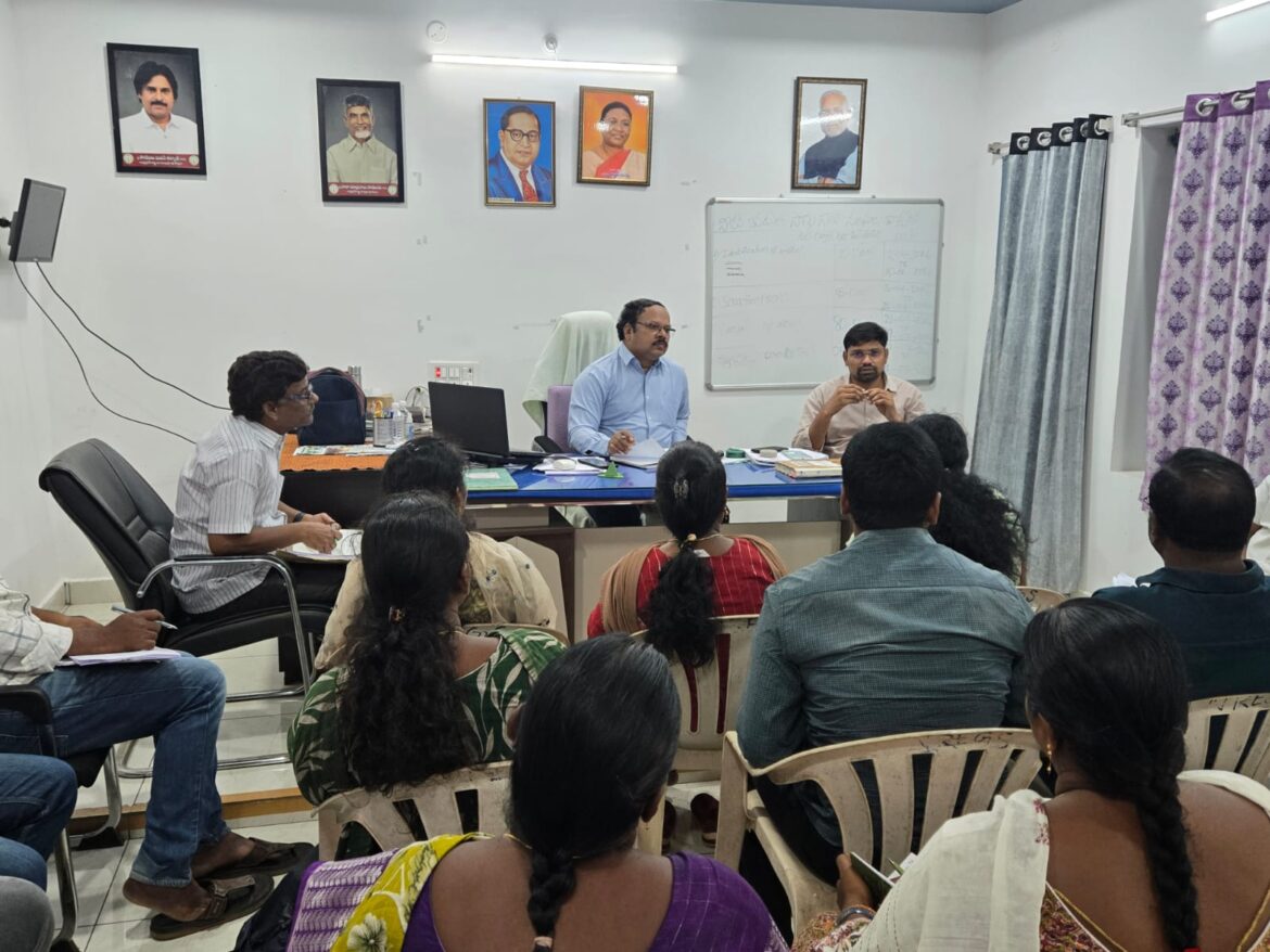 The Desk… Vunguturu : గ్రామాభివృద్ధిపై ఉంగుటూరు మండలంలో సమీక్ష