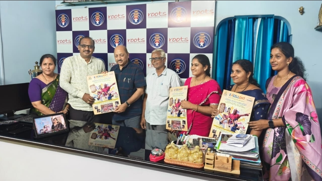 The Desk …Tanuku : విద్యార్థులకు స్ఫూర్తినిచ్చిన నటుడు కే.వి. ప్రదీప్