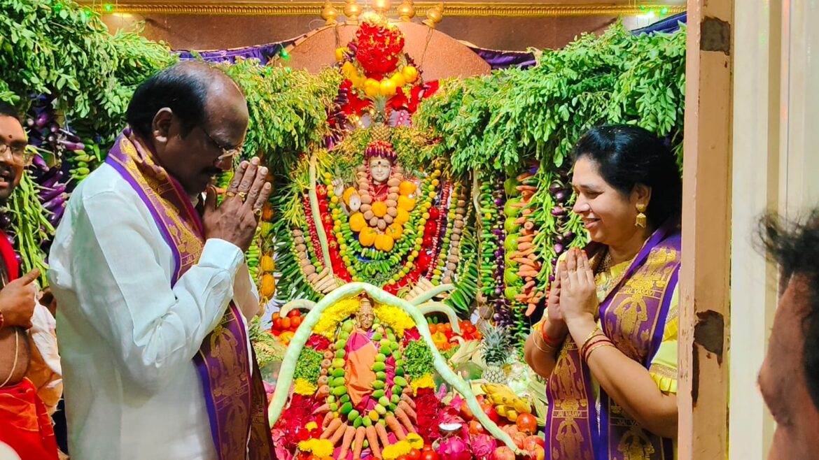 The Desk … Eluru : శాకంబరిగా వాసవీమాత దర్శనం..ప్రజలందరికీ అమ్మవారి ఆశీస్సులు ఉండాలి➖ఎమ్మెల్యే చంటి