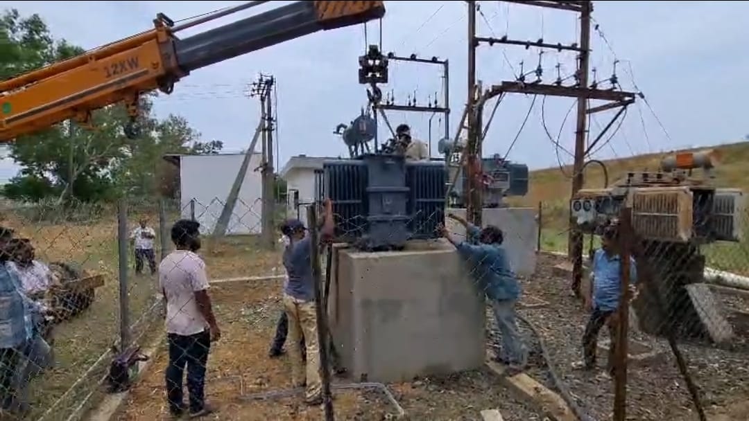 The Desk… Eluru : అనుమతి లేకుండా ప్యానెల్ బోర్డు నొక్కిన వైసిపి నేతలు