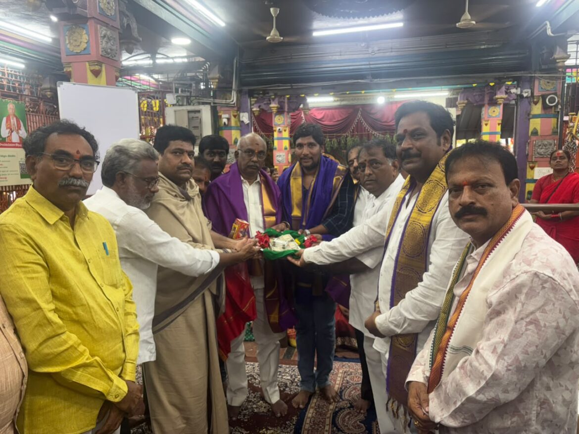 The Desk … Bhimavaram : మావుళ్లమ్మ నిత్యాన్నప్రసాదానికి ₹3.15 లక్షల విరాళం