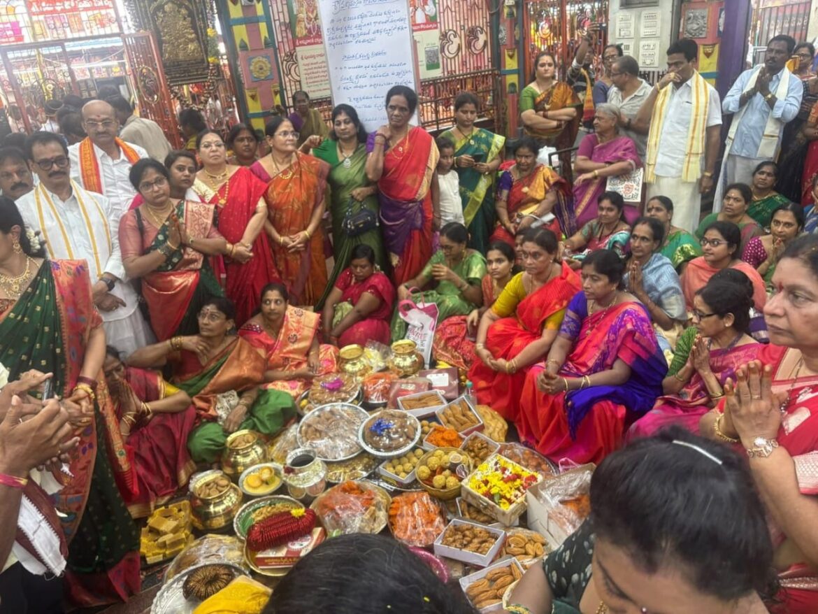 The Desk … Bhimavaram : మావుళ్లమ్మకు ఆషాఢ సారె