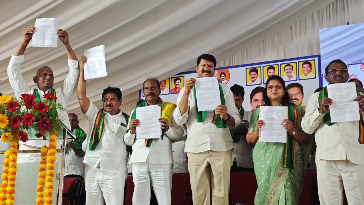 The Desk … Palakollu : ఆక్వా రైతులకు యూనిట్‌ విద్యుత్‌ రూ.1.50కే అందించడం అభినందనీయం : కోళ్ల నాగేశ్వరరావు