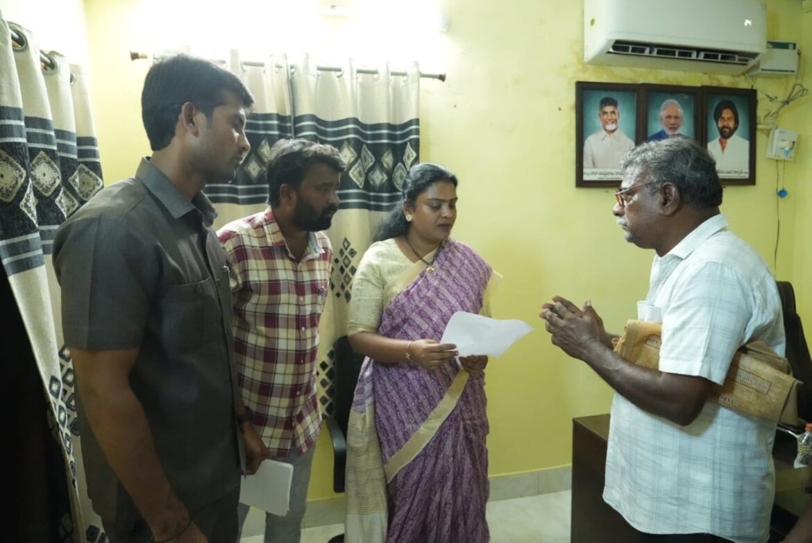 The Desk … Nandigama : ప్రజా దర్బార్‌లో ప్రజా సమస్యలపై ఎమ్మెల్యే సౌమ్య ఆరా