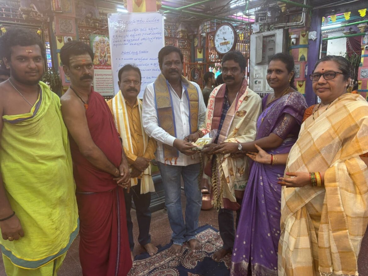 The Desk … Bhimavaram : మావుళ్లమ్మకు రూ.55,021/- విరాళం
