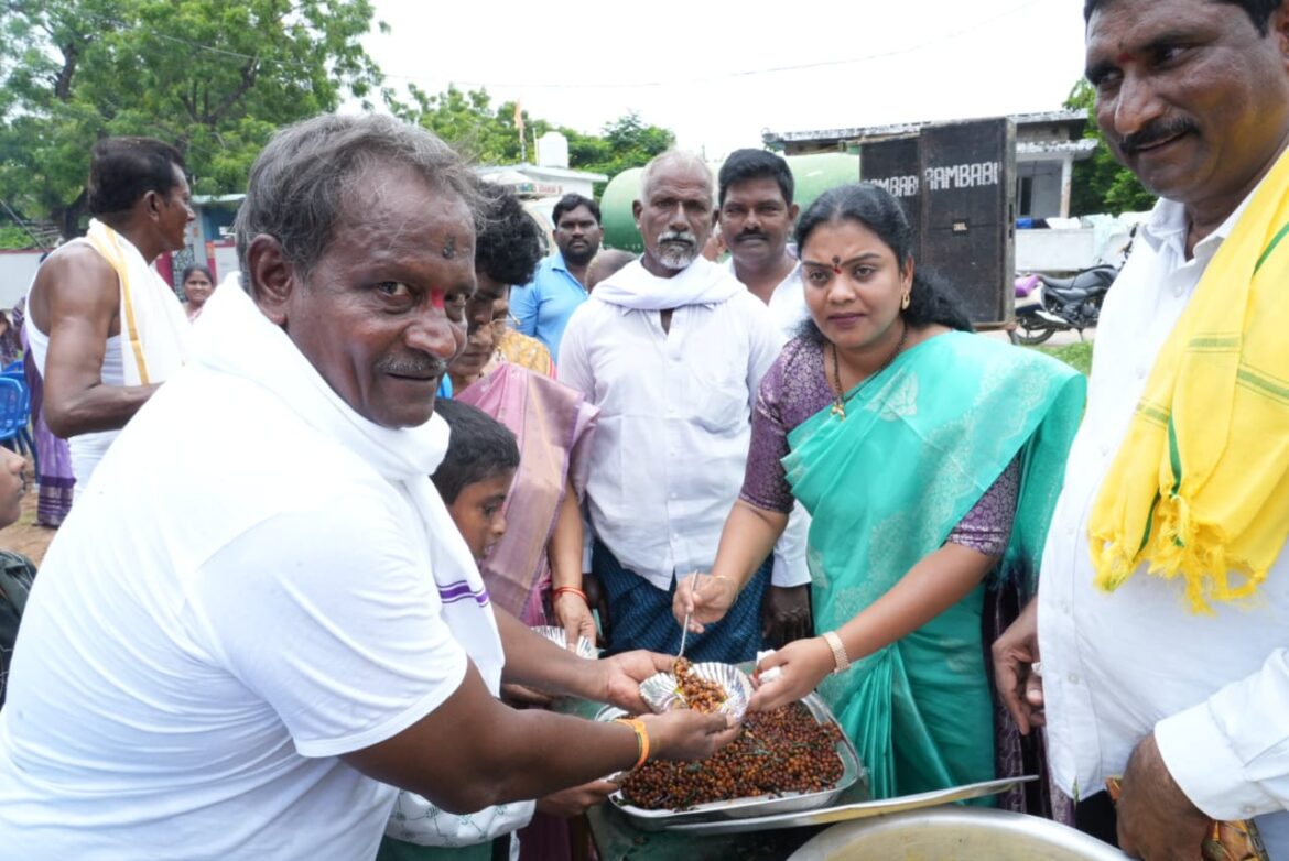 The Desk … Nandigama : శంకుస్థాపన కార్యక్రమంలో సౌమ్య