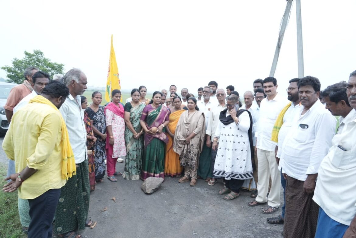 The Desk … Kanchikacharla : మున్నలూరుకు బీటీ రోడ్డు