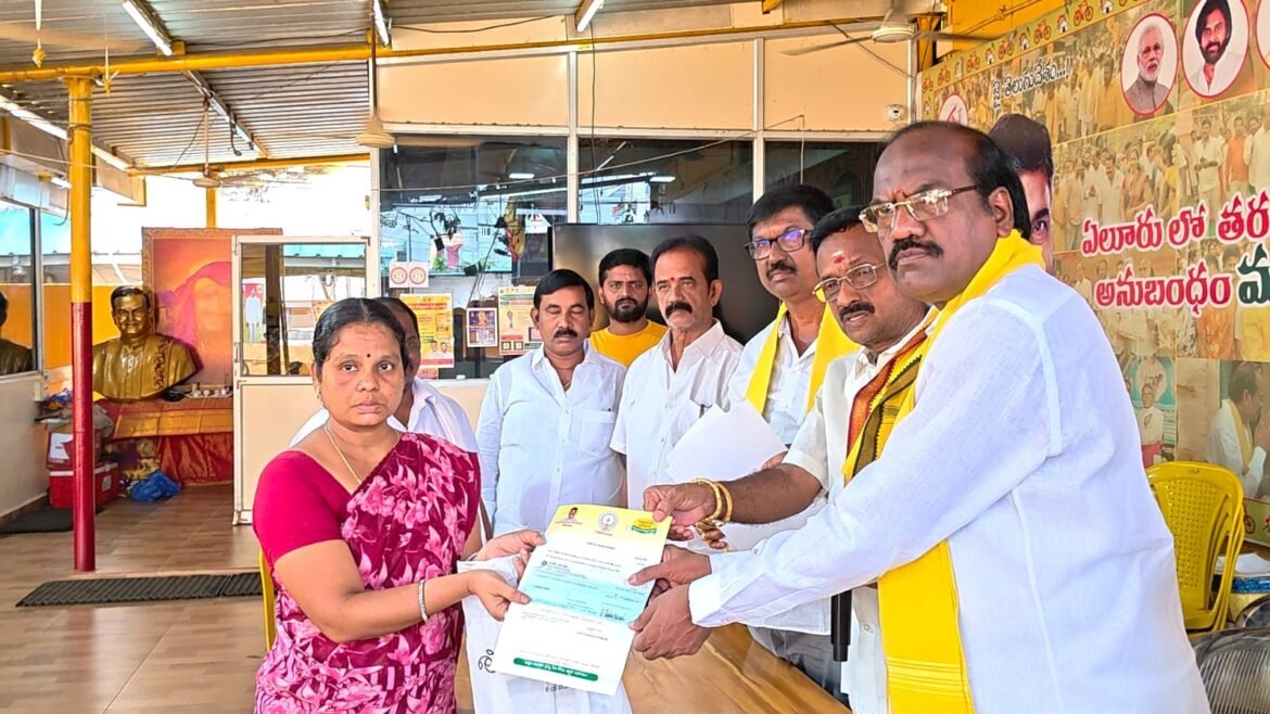 The Desk… Eluru : బాధితులకు సీఎంఆర్‌ఎఫ్ ఆర్థిక చేయూత