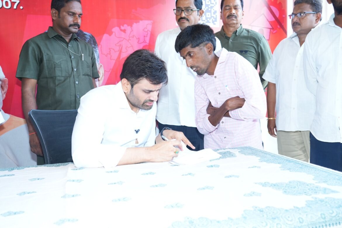 The Desk … Eluru : భూములు కోల్పోయే వారికి న్యాయం చేస్తాం➖ఎంపీ పుట్టా మహేష్‌ హామీ