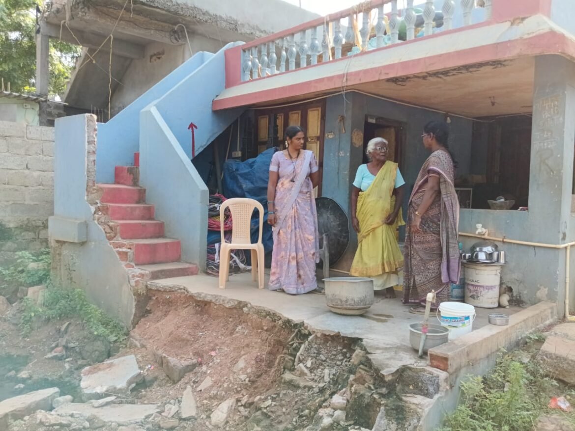 The Desk … Vunguturu : రోడ్డు విస్తరణకు ప్రజల సహకారం