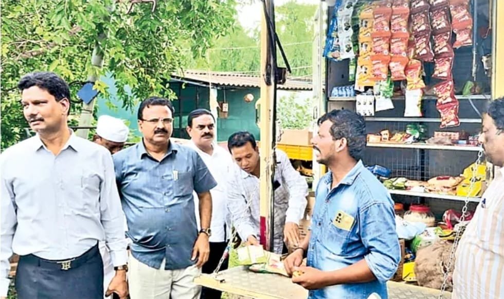 The Desk … Eluru : ▪️చెత్త ఇచ్చుకో – గిఫ్ట్ పట్టుకో▪️