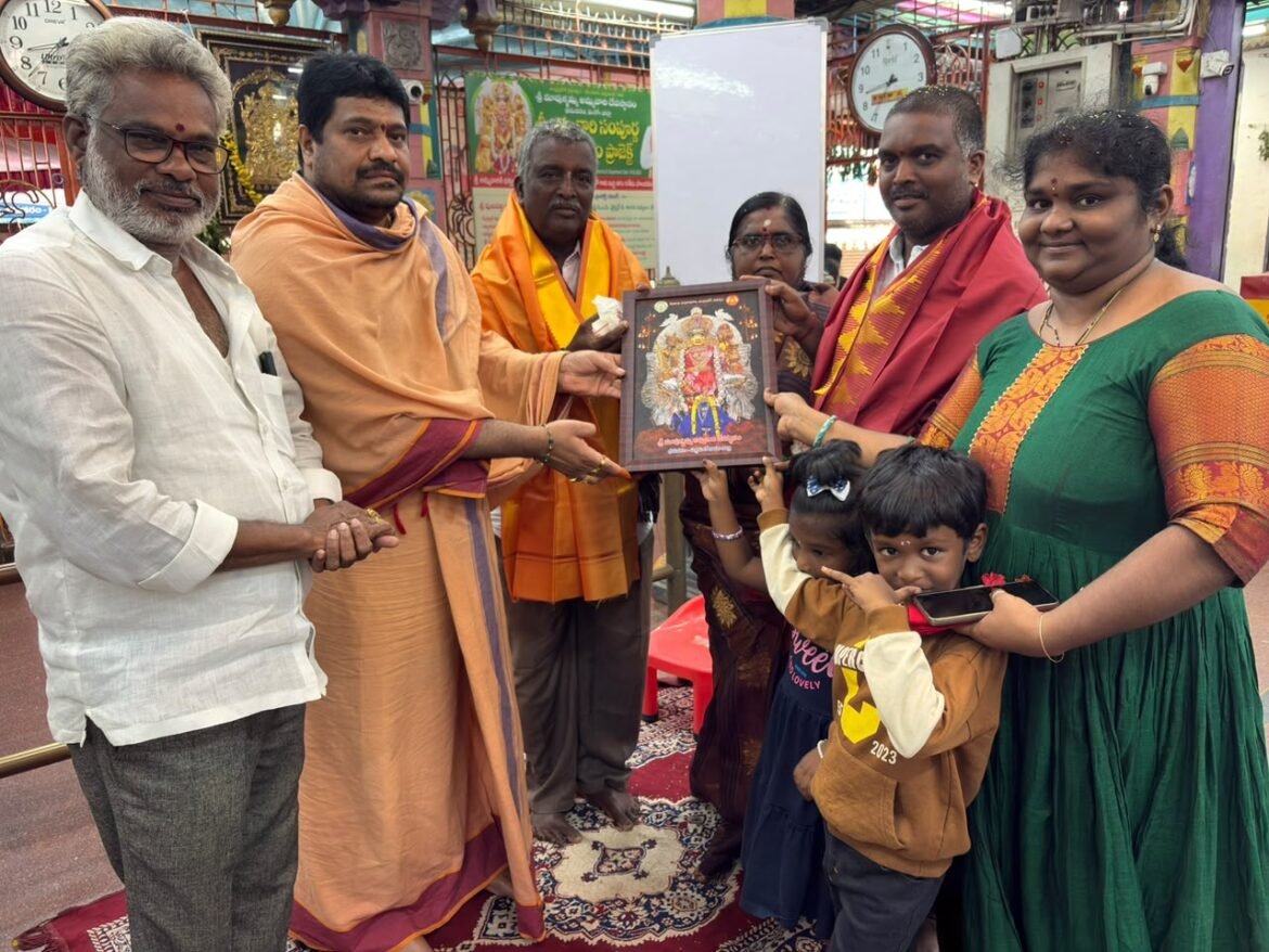 The Desk … Bhimavaram : నిత్యాన్నదానానికి రూ.60 వేల విరాళం